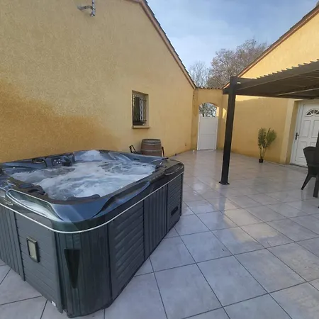 Feriehus Adorable With Piscine And *